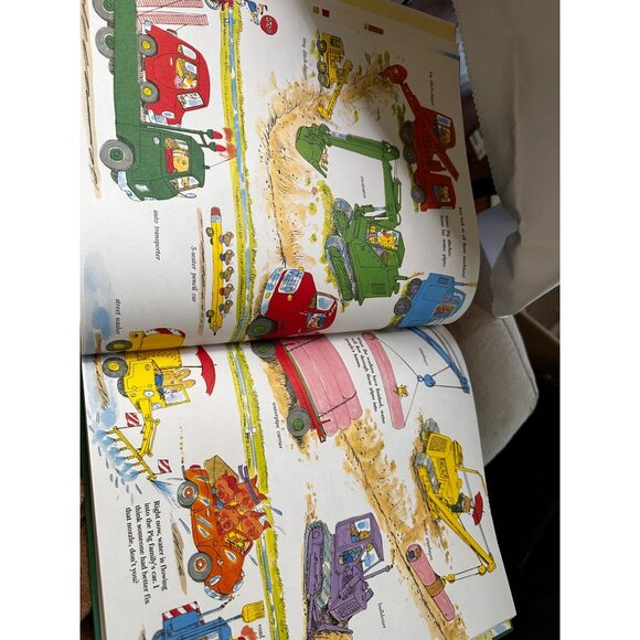 Richard Scarry’s Cars and Trucks and Things that Go Oversized HC Book 2014 50th - Picture 6 of 11